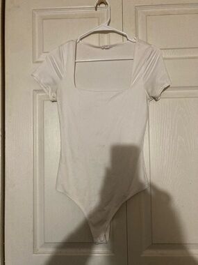 White Square Neck Short Sleeve Bodysuit S